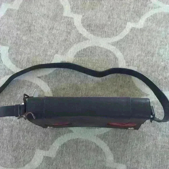 NWT Black Leather Crossbody Purse - Palm Leaf Applique made of Mayan Palms - Picture 7 of 10